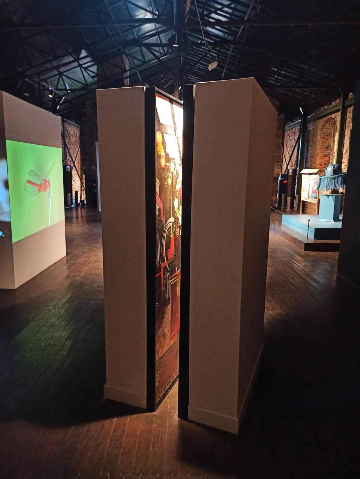 Acute Angle - Muzaffer Malkoç, Painting and Installation Series - View 7