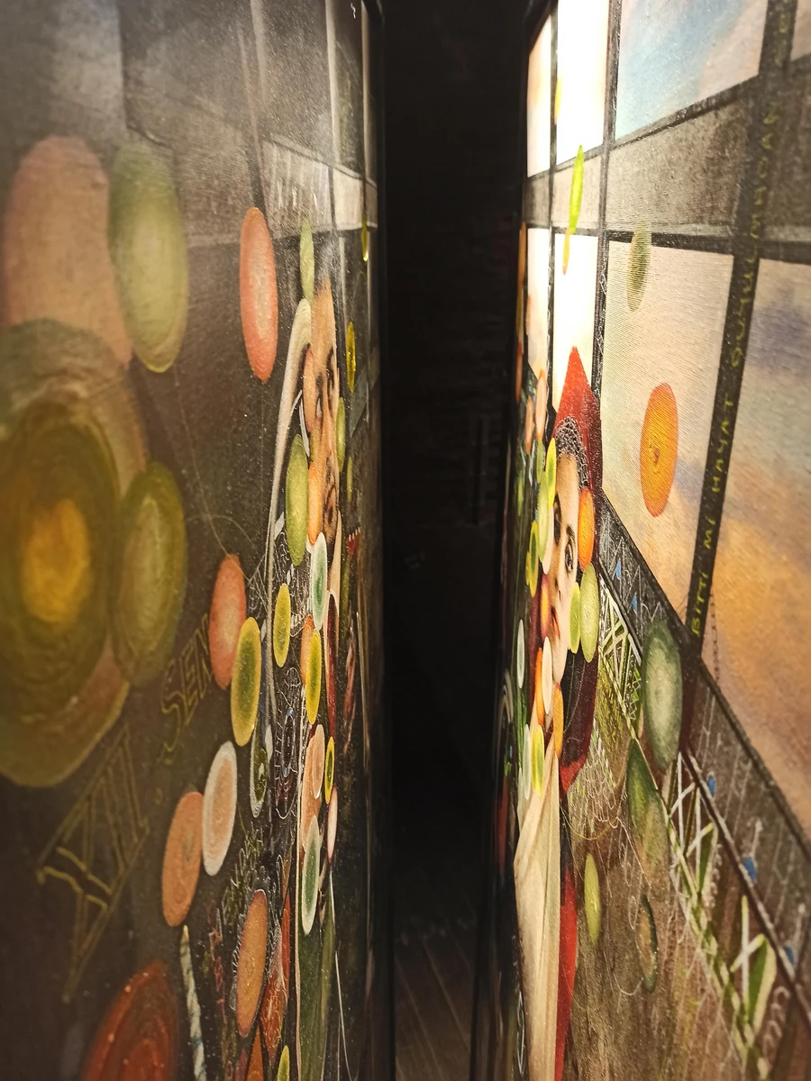 Acute Angle - Muzaffer Malkoç, Painting and Installation Series - Interior Angle Perspective