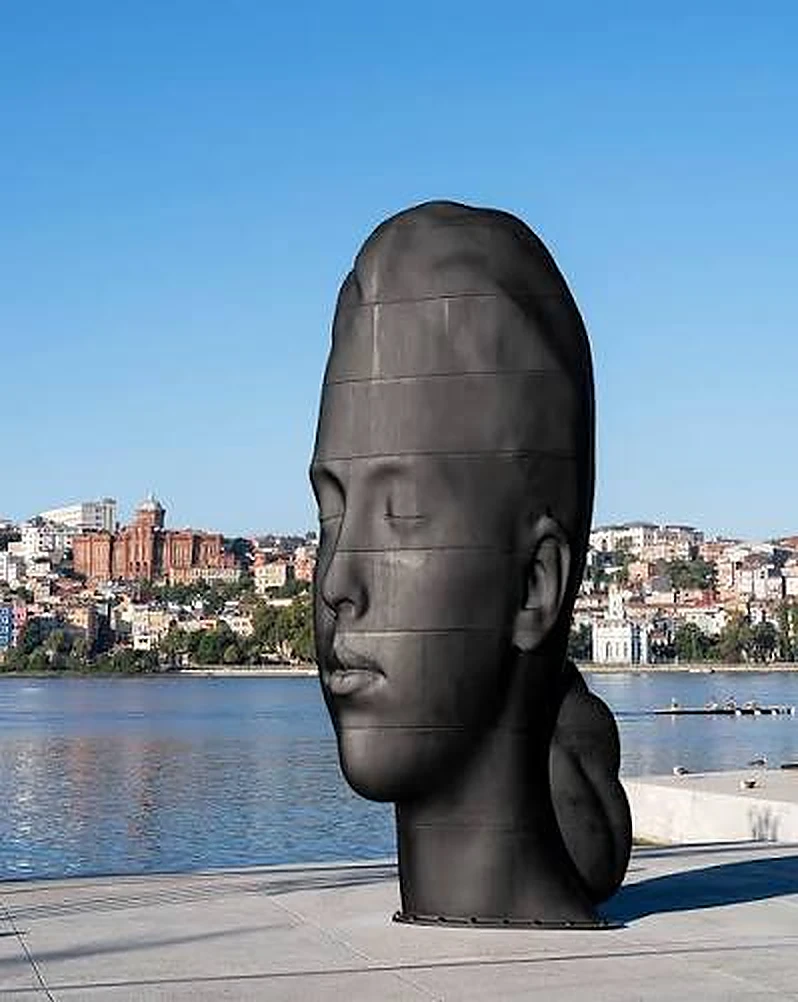 Juana by Jaume Plensa
